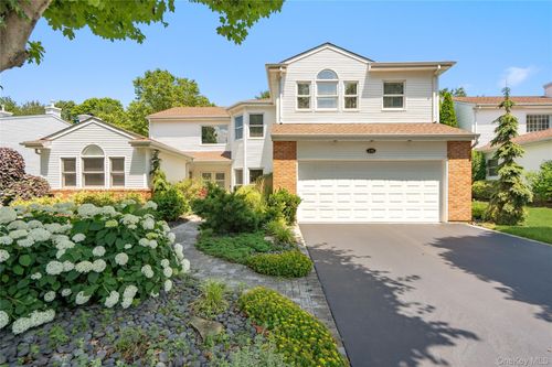134 Hiland Ct, Commack, NY, 11725-4457 | Card Image