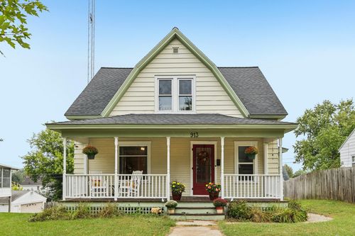 913 Prospect Ave, Portage, WI, 53901-1934 | Card Image