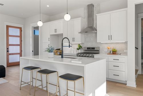 6321 Friendswood Dr, Austin, TX, 78723-3813 | Card Image