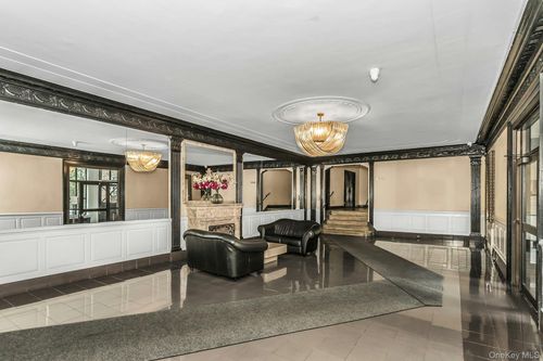 apt-602-99 67th Rd, Forest Hills, NY, 11375-3042 | Card Image
