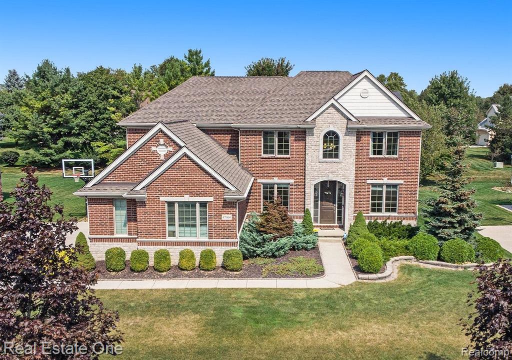 Valencia Cir, Novi, MI 48374
