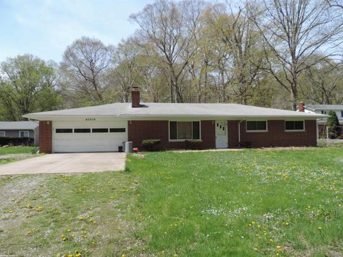 45519 Fairchild Road, Macomb Township, MI, 48042 | Card Image