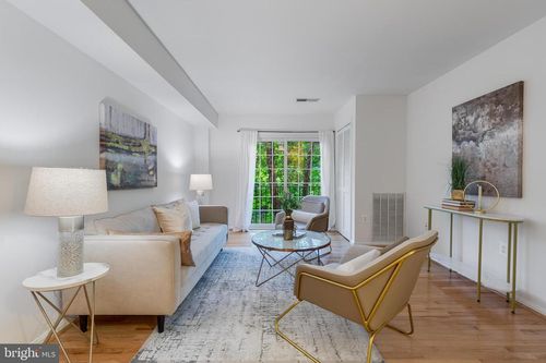 104-2050 N Calvert St, ARLINGTON, VA, 22201-4184 | Card Image