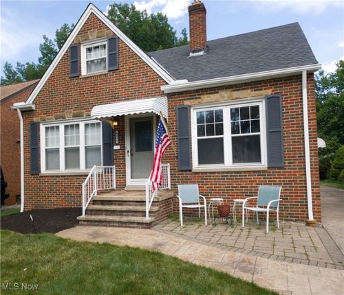 4251 W 212th Street, Fairview Park, OH, 44126 | Card Image