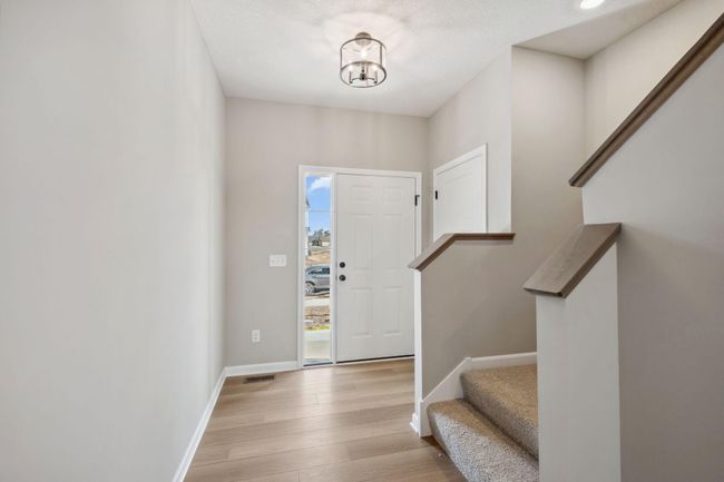[L120-Z007]Entryway.1.jpg | Image 7
