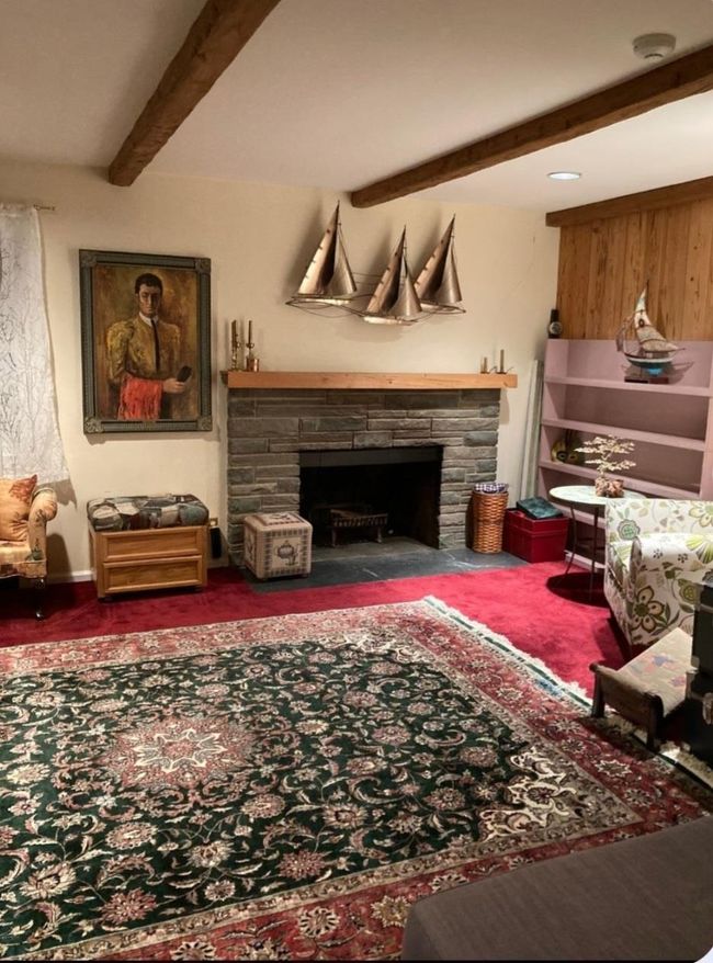 Living area with beamed ceiling | Image 9