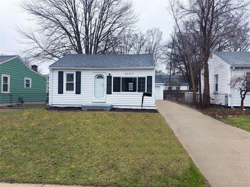 34537 Annapolis St, Wayne, MI, 48184-2132 | Card Image