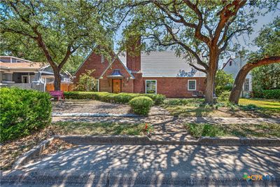 1207 N 3rd Street, House other with 4 bedrooms, 3 bathrooms and null parking in Temple TX | Image 2