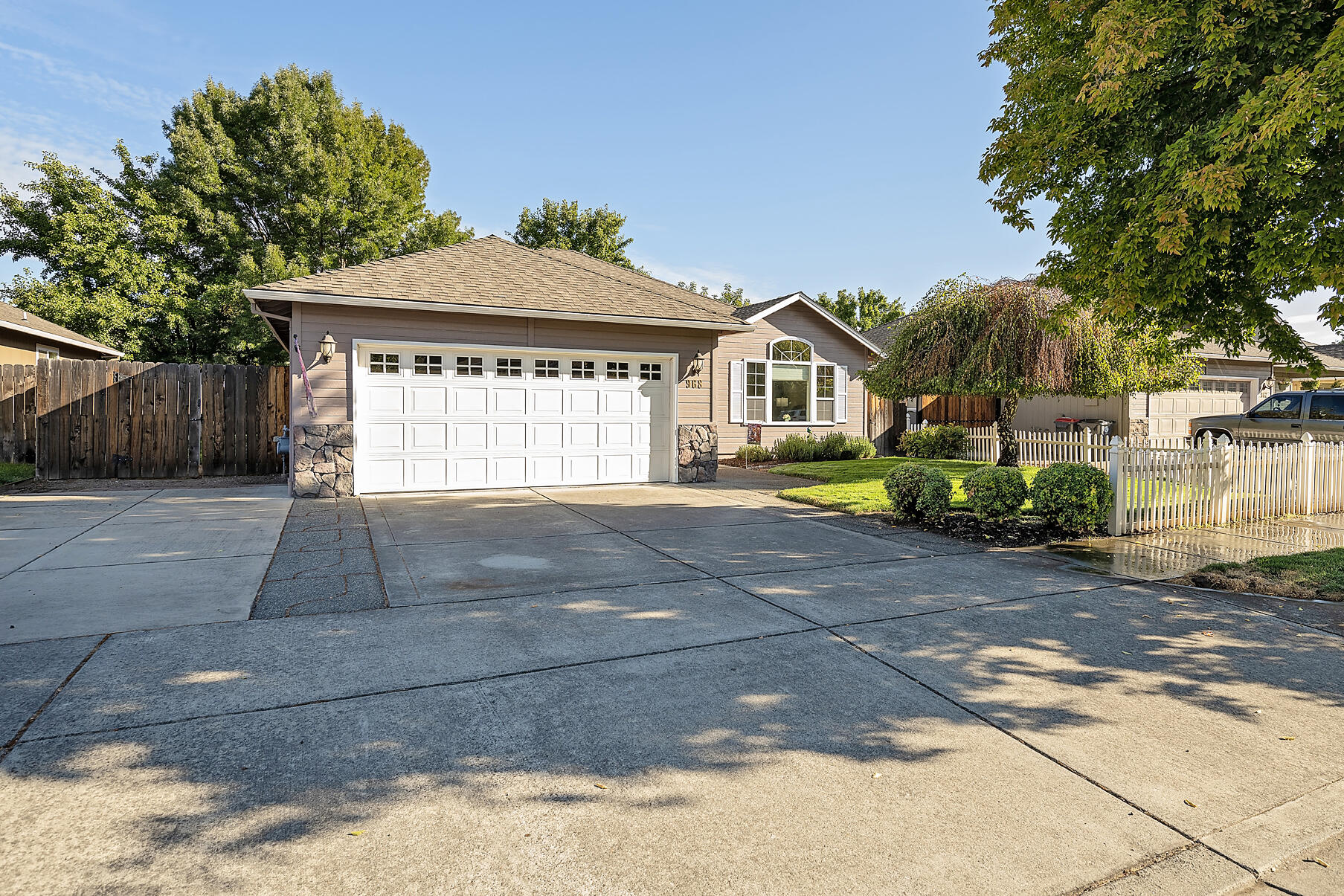 Willowdale Ave, Medford, OR 97501