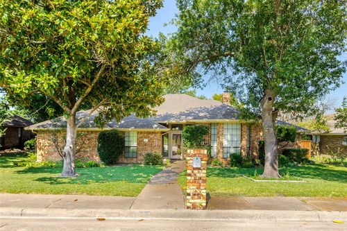 1013 Canyon Ridge Dr, Desoto, TX, 75115-3820 | Card Image