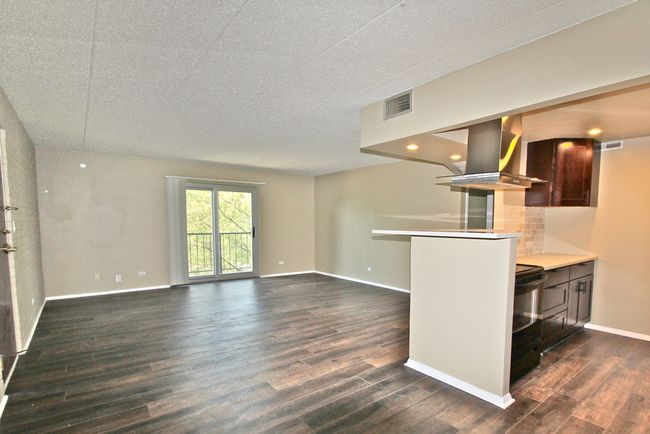 APT-21D - 3851 N Parkway Dr, Condo with 1 bedrooms, 1 bathrooms and 2 parking in Northbrook IL | Image 4