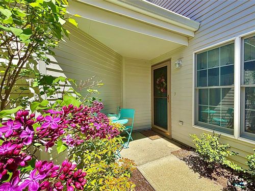 146 Sandalwood Ln, Rhinebeck, NY, 12572-2084 | Card Image