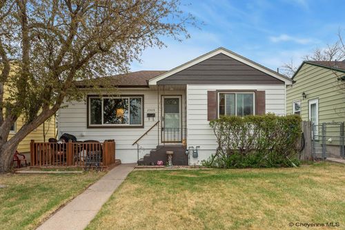 2909 E 10th St, Cheyenne, WY, 82001-6107 | Card Image