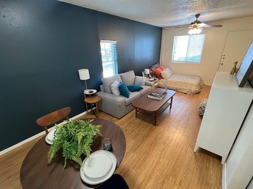 apt-208-4209 Avenue B, Austin, TX, 78751-4235 | Card Image