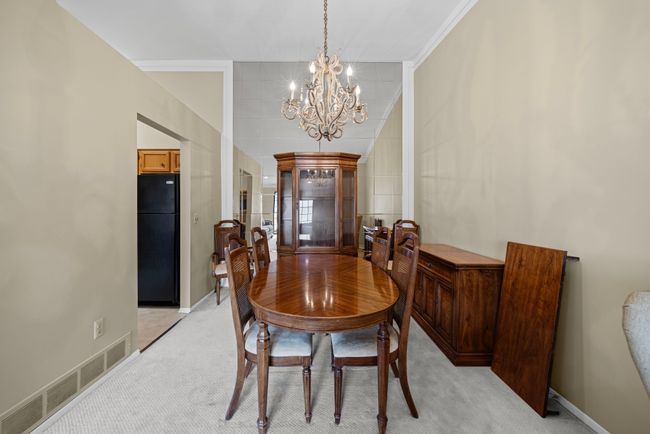 38906 Country Cir, Condo with 2 bedrooms, 3 bathrooms and null parking in Farmington Hills MI | Image 8