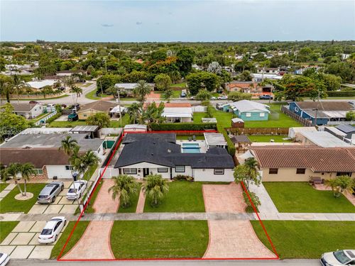 11040 Ne 64th St, Miami, FL, 33173 | Card Image