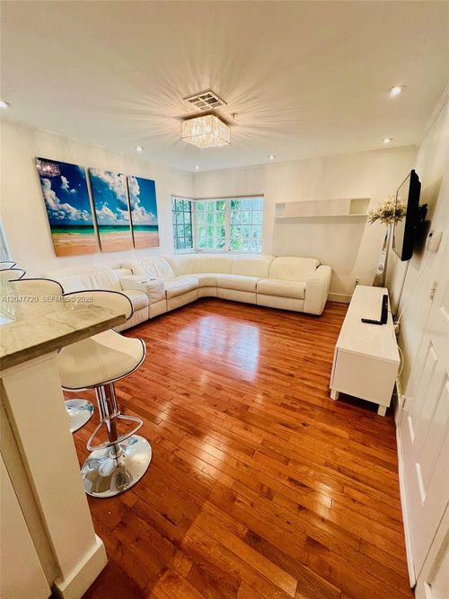 5b-600 Euclid Ave, Miami Beach, FL, 33139-8625 | Card Image