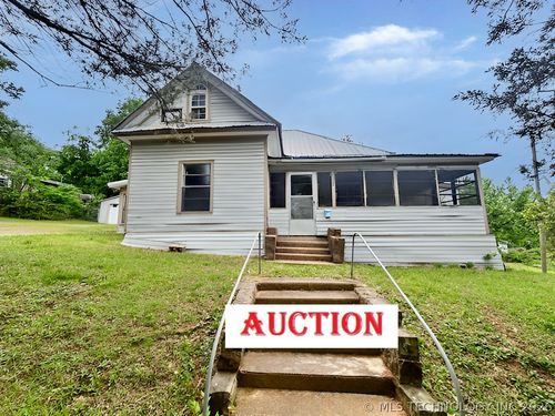 500 W Avenue D, Heavener, OK, 74937-2804 | Card Image