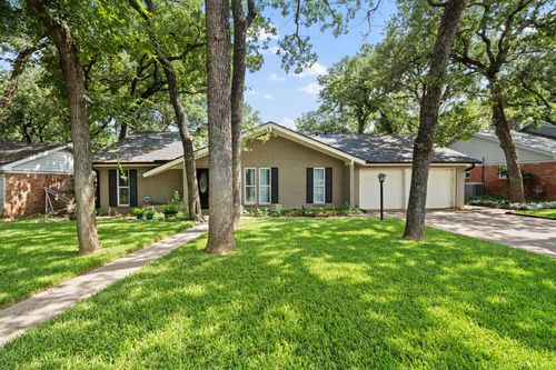 1217 W Redbud Dr, Hurst, TX, 76053-5315 | Card Image