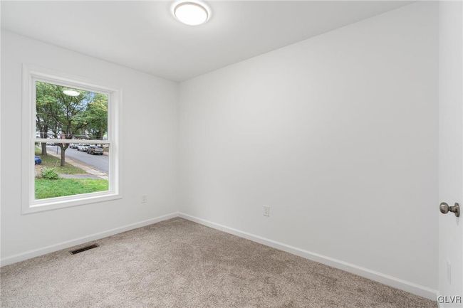 Model photos of townhomes. | Image 23