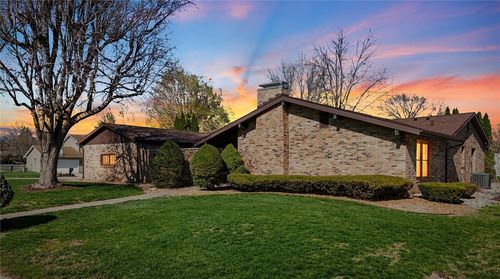 5 Highland Shore Dr, Danville, IL, 61832-1370 | Card Image