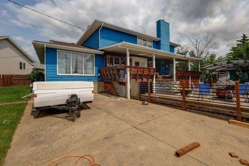 710 Bankview Close, Drumheller, AB, T0J0Y6 | Card Image