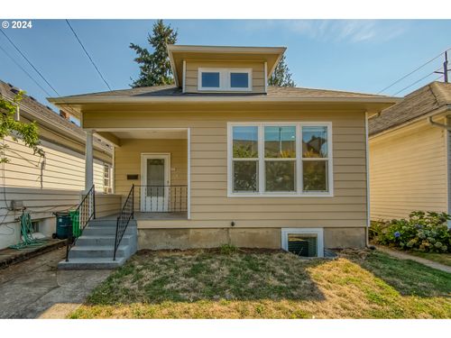 428 Se 30th Pl, Portland, OR, 97214-1921 | Card Image