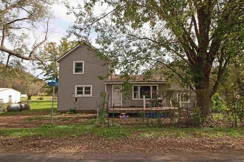25303 Jefferson St, RICHLAND CENTER, WI, 53581-3914 | Card Image