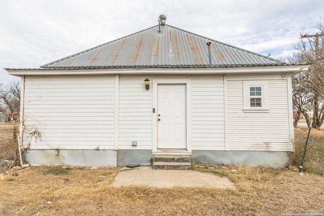 219 S Pickford, House other with 2 bedrooms, 2 bathrooms and null parking in Sabinal TX | Image 21
