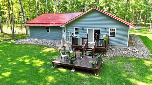 W5327 Hillcrest Rd, Tomahawk, WI, 54487-9792 | Card Image