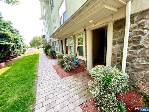 1625 Paterson Plank Rd, Secaucus, NJ, 07094-4076 | Card Image