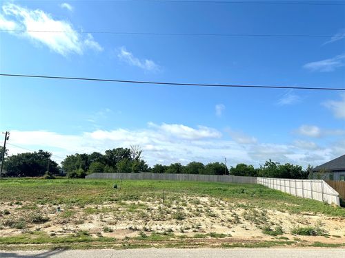 1006 E Highland Ave, Comanche, TX, 76442-1914 | Card Image