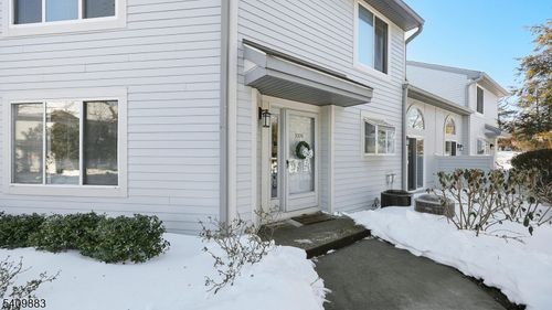 3215 Park Pl, Springfield, NJ, 07081-3533 | Card Image