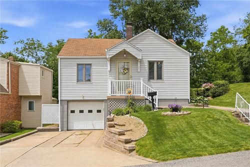 29 Colecrest St, Carnegie, PA, 15106-1733 | Card Image