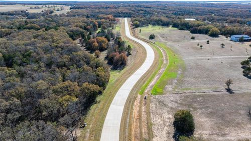 2 Shady Oak Lane, Valley View, TX, 76272 | Card Image