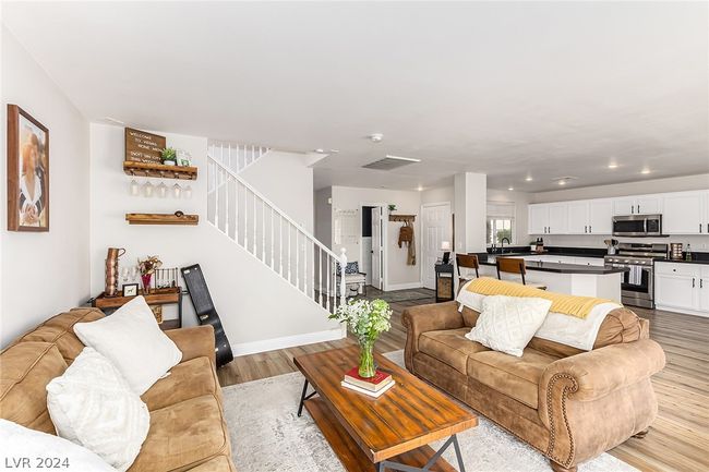 7805 Falling Pines Pl, House other with 4 bedrooms, 3 bathrooms and null parking in Las Vegas NV | Image 11