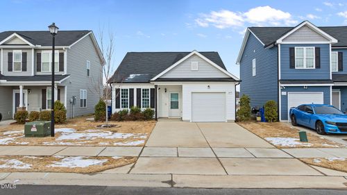 643 Sturgeon St, Smithfield, NC, 27577-5636 | Card Image