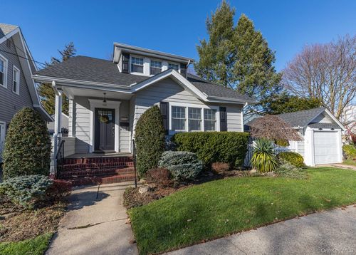 51 Ormond St, Rockville Centre, NY, 11570-5534 | Card Image