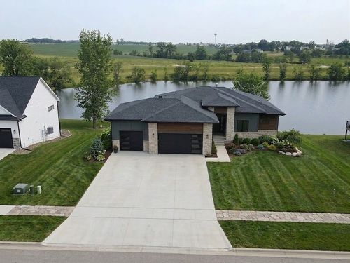 335 Chestnut St, De Soto, IA, 50069-1037 | Card Image