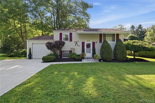 959 Bonnie Lake Dr, Alden, NY, 14004-9531 | Card Image