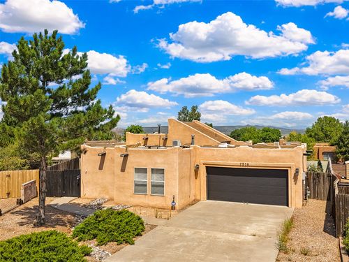 7516 Sagebrush Rd, Santa Fe, NM, 87507-8411 | Card Image
