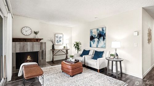 202-830 Kirkland Way, Kirkland, WA, 98033-6388 | Card Image