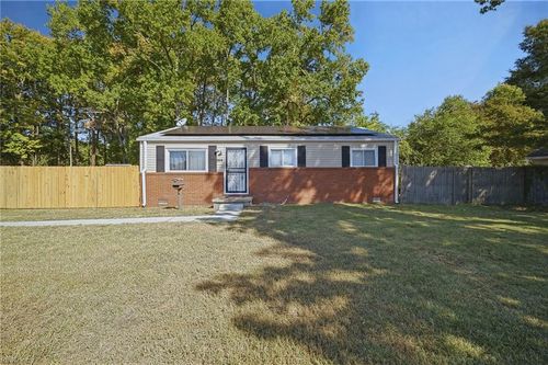 954 Dovercourt Rd, Norfolk, VA, 23518-3817 | Card Image