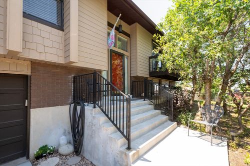 2916 E Cardiff Rd, Cottonwood Heights, UT, 84121-5325 | Card Image
