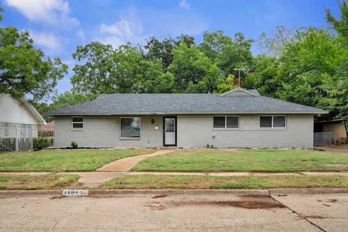 1204 Elby St, Irving, TX, 75061-5234 | Card Image