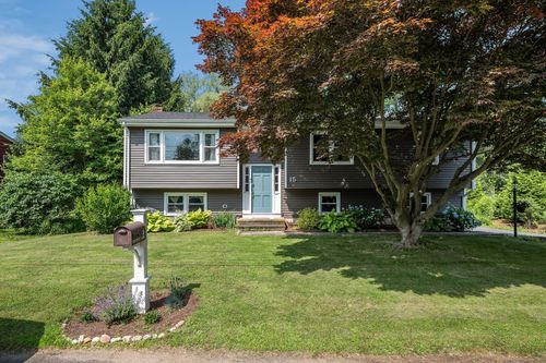 15 Rosemary Ln, Guilford, CT, 06437-3419 | Card Image