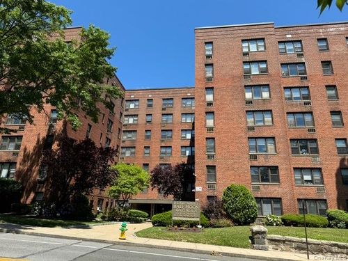 4s-11 Lake St, White Plains, NY, 10603-3823 | Card Image