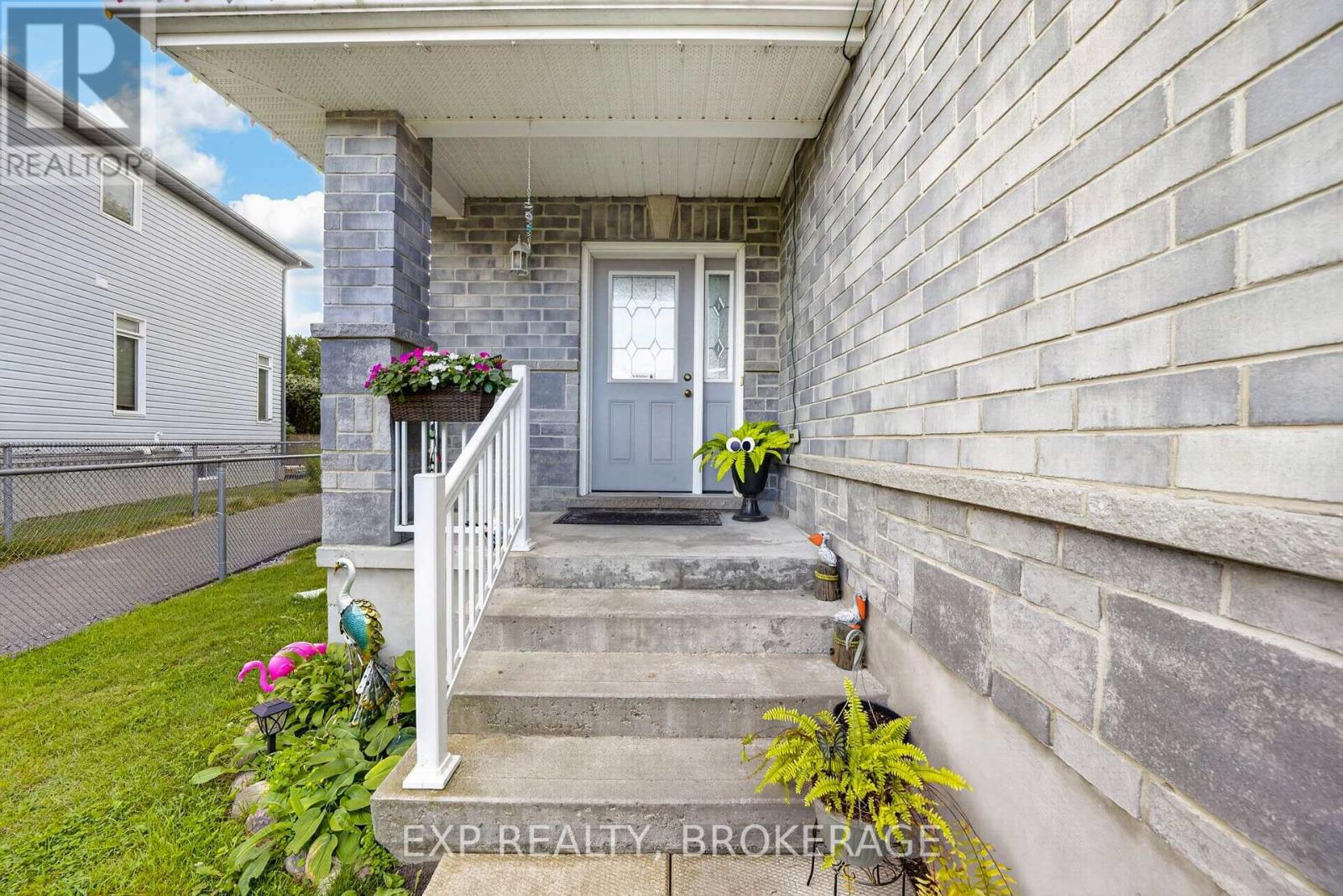 Residential in Kingston (City Northwest) 3