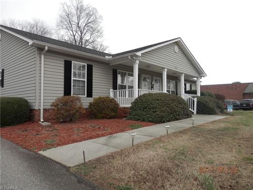 102-215 Wilkesboro St, Mocksville, NC, 27028-2323 | Card Image