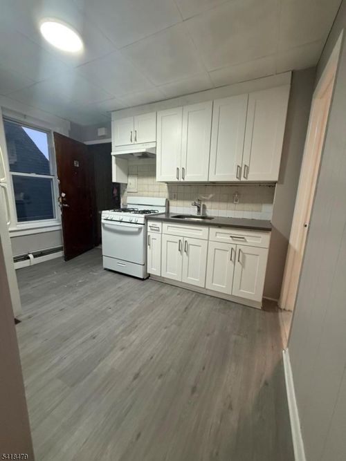 apt-3f-232 Inslee Pl, Elizabethport, NJ, 07206-2032 | Card Image